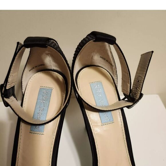 Betsey Johnson "Shilo" Black Rhinestone/Silk Strappy Sandals Sz.9 MSRP $109 - Picture 8 of 9